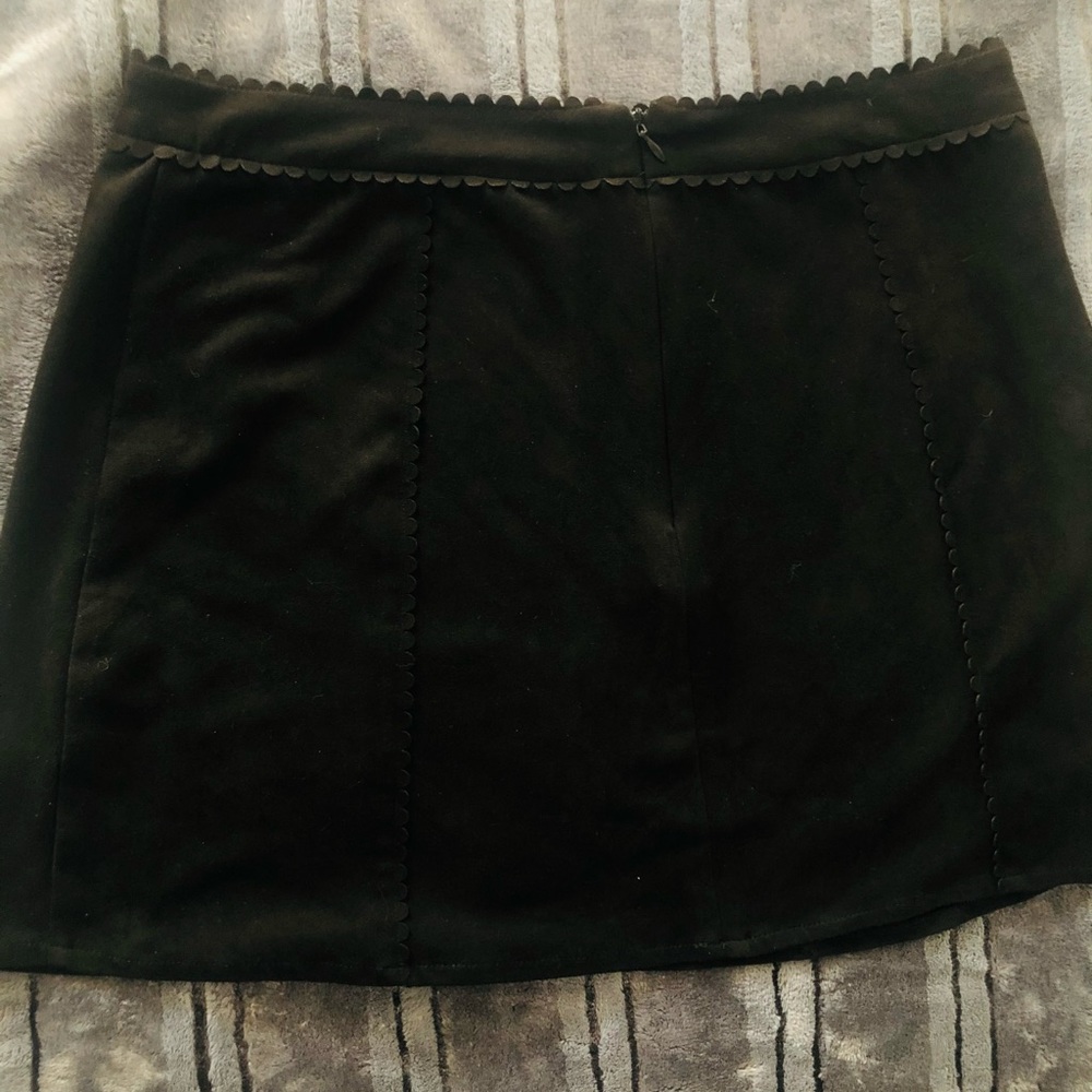 Francesca’s suede mini skirt - Picture 5 of 9